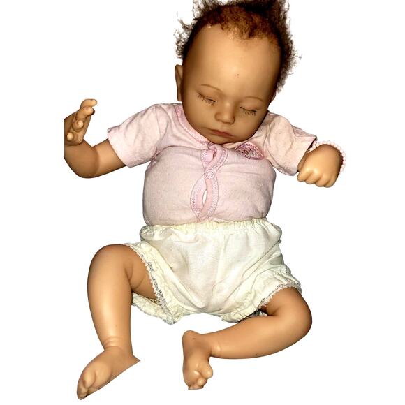 Reborn Baby Doll With 4 Outfits, Diaper, a Beanie & Blanket By Andrea Arcello - Picture 8 of 15